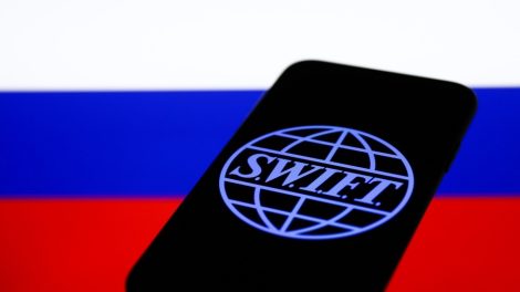 AB-7-rus-bankasini-swiftten-cikarildi