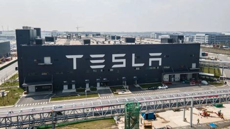 Tesla-zirveyi-kaptirdi